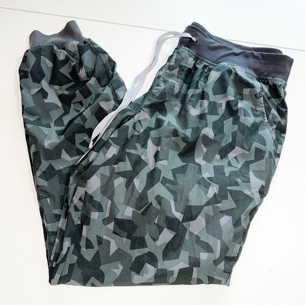 Figs Gray Technical Collection Freex Printed Jogg… - image 4